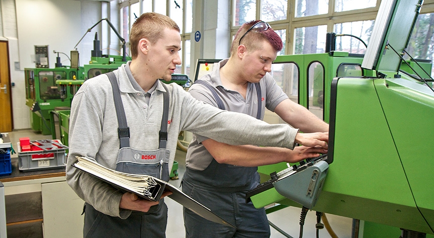 Ausbildung in der M+E-Industrie / Foto © Gesamtmetall