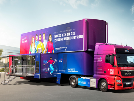 Die Infotrucks von Gesamtmetall / Foto © IW Medien