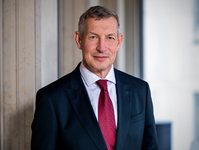 Das Bild zeigt den Gesamtmetall-Präsidenten Dr. Udo Dinglreiter.