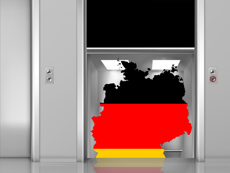 Das Bild zeigt einen Deutschland-Umriss im Fahrstuhl.