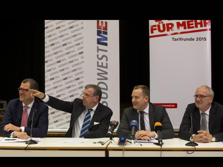 Foto einer Tarifverhandlung von 2015