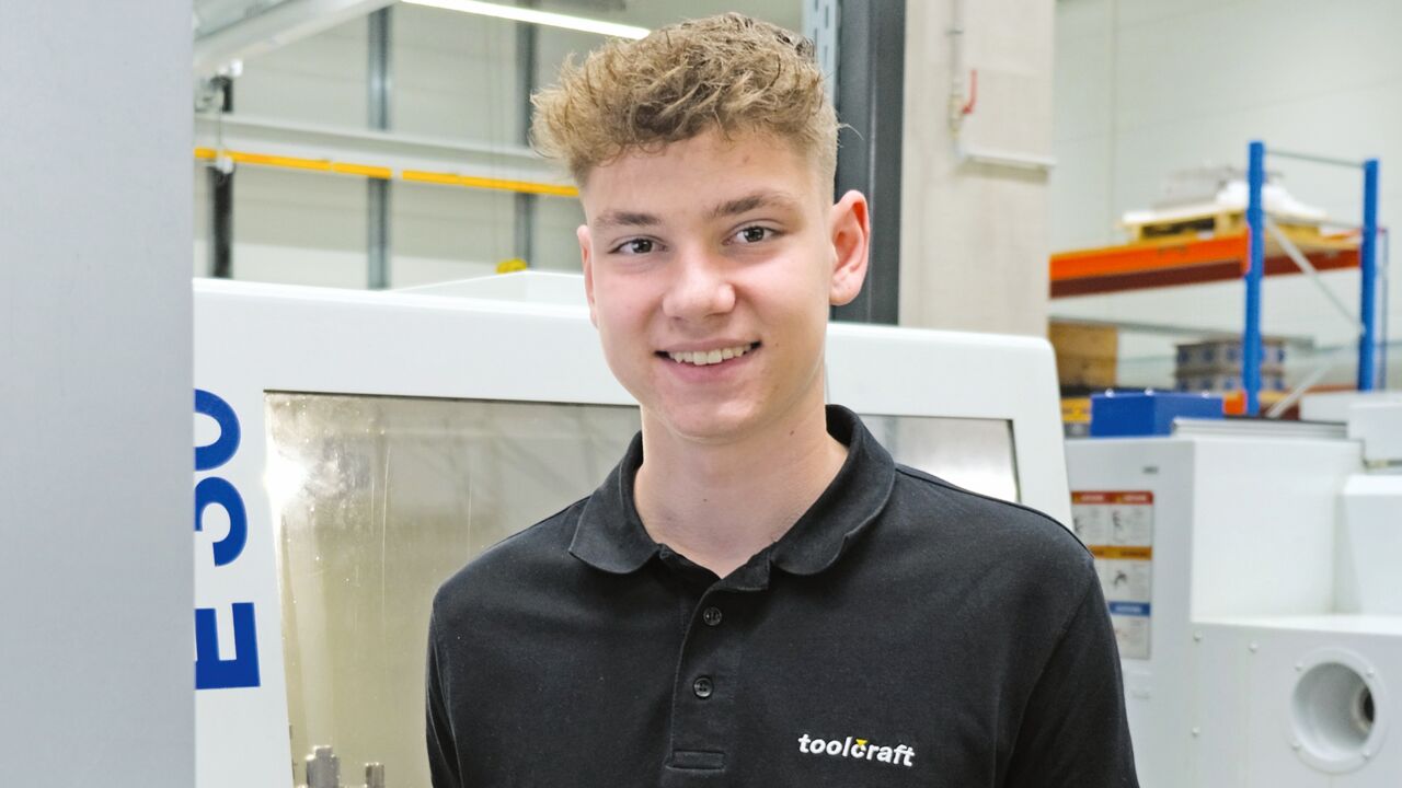 Bastian Billmeyer fertigt bei Toolcraft Präzisionsbauteile für Motorsport und Luftfahrt