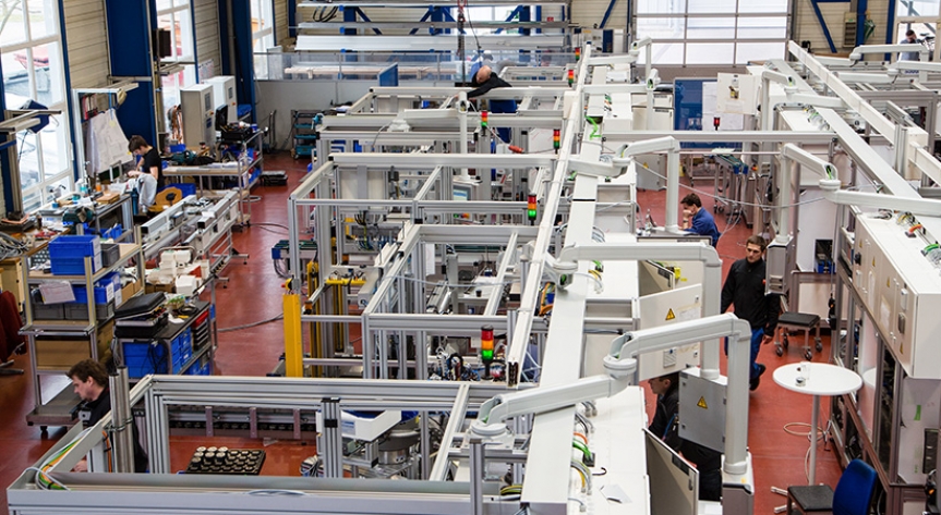 Fachkräftemangel in der Metall- und Elektro-Industrie / Foto © Gesamtmetall Fachkräftemangel in der Metall- und Elektro-Industrie / Foto © Gesamtmetall