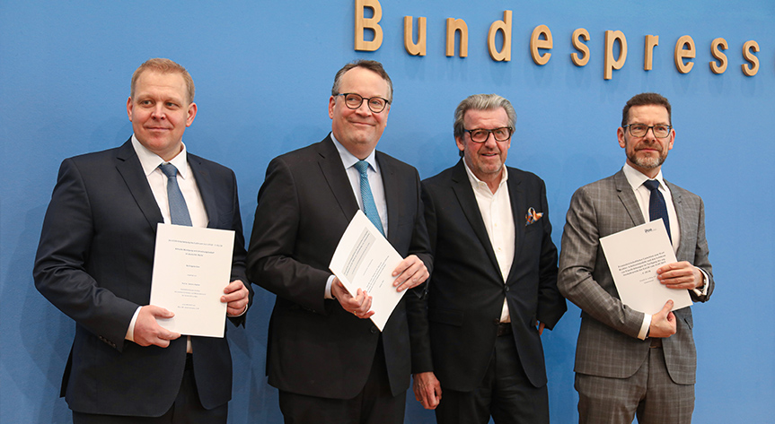 Präsentation der Arbeitszeitgutachten auf der BPK / Foto © Gesamtmetall Präsentation der Arbeitszeitgutachten auf der BPK / Foto © Gesamtmetall